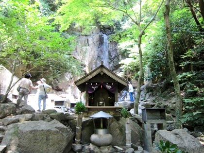 天理市桃尾の滝へアクセス 大神神社御用達の大正楼